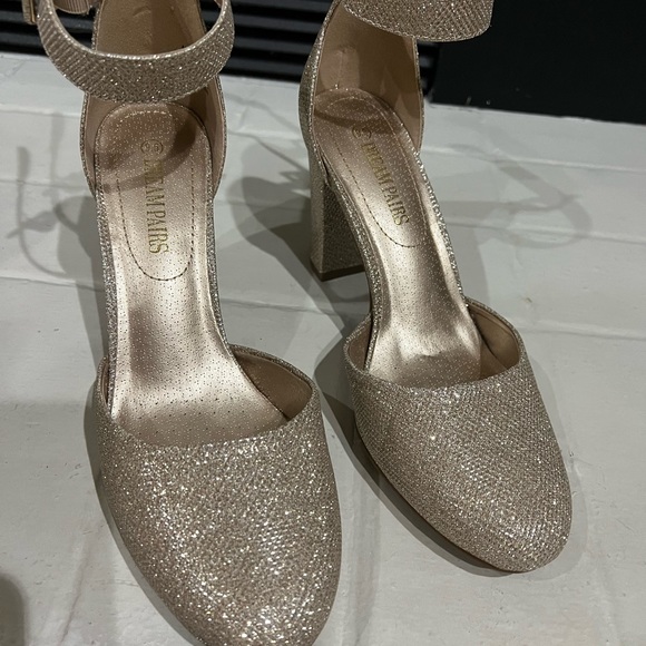 Gold sparkly heels size 9.5 - Picture 3 of 4